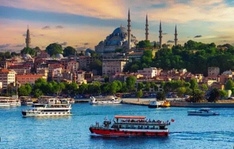 Istanbul Travel Adventure: From Chaos to Delicious Delights